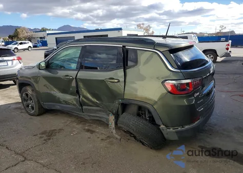 2017 Jeep Compass Latitude z USA, uszkodzony, nr VIN 3C4NJDBB7HT692457
